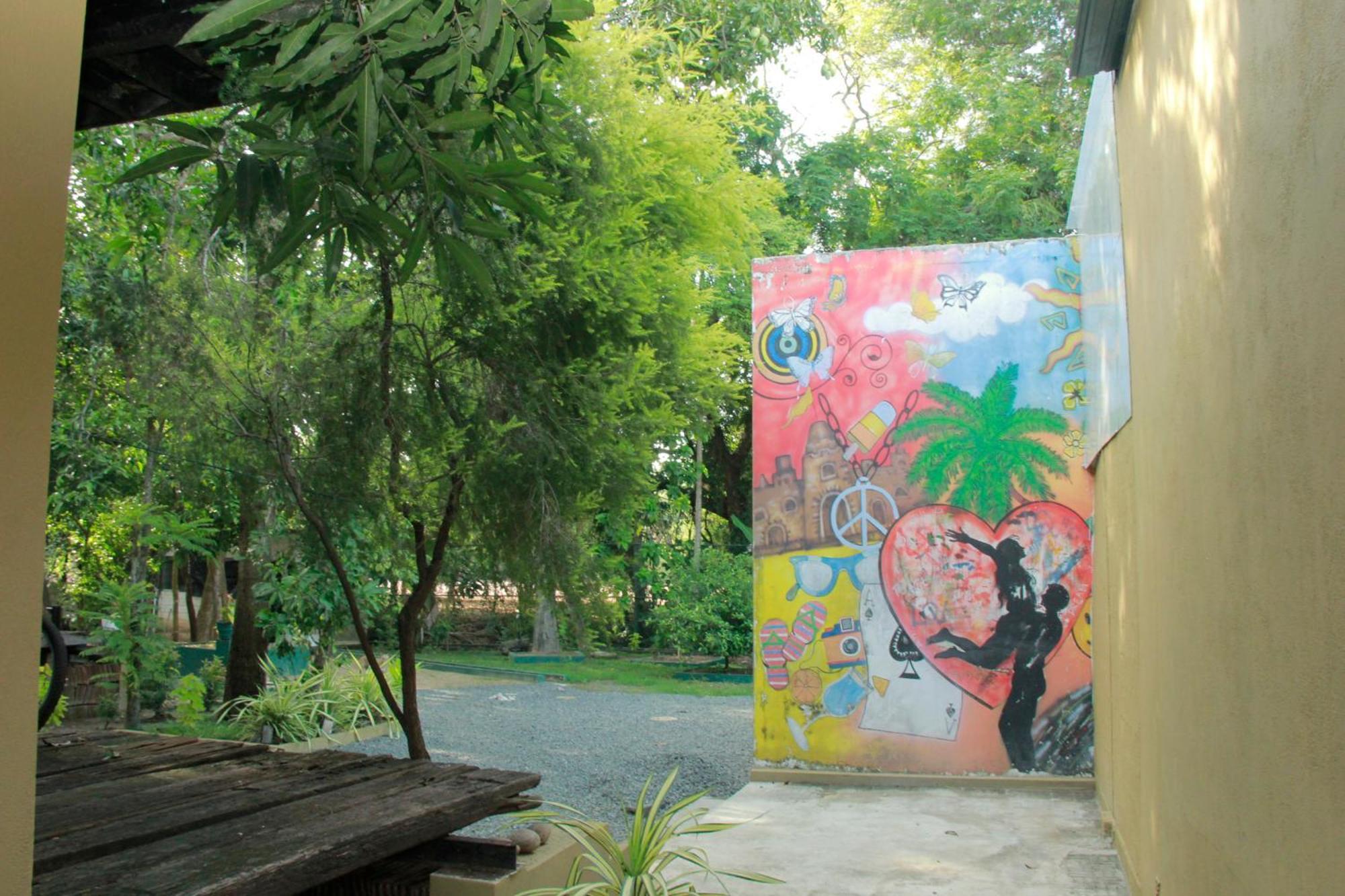 Traveler'S Haven Hostel At Colombo Intl Airport Katunayaka Dış mekan fotoğraf