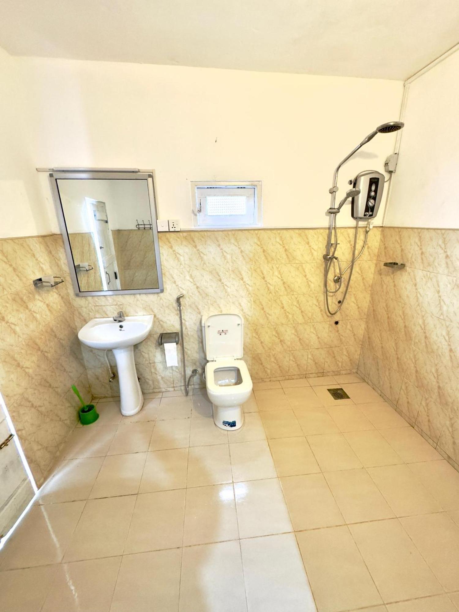Traveler'S Haven Hostel At Colombo Intl Airport Katunayaka Dış mekan fotoğraf